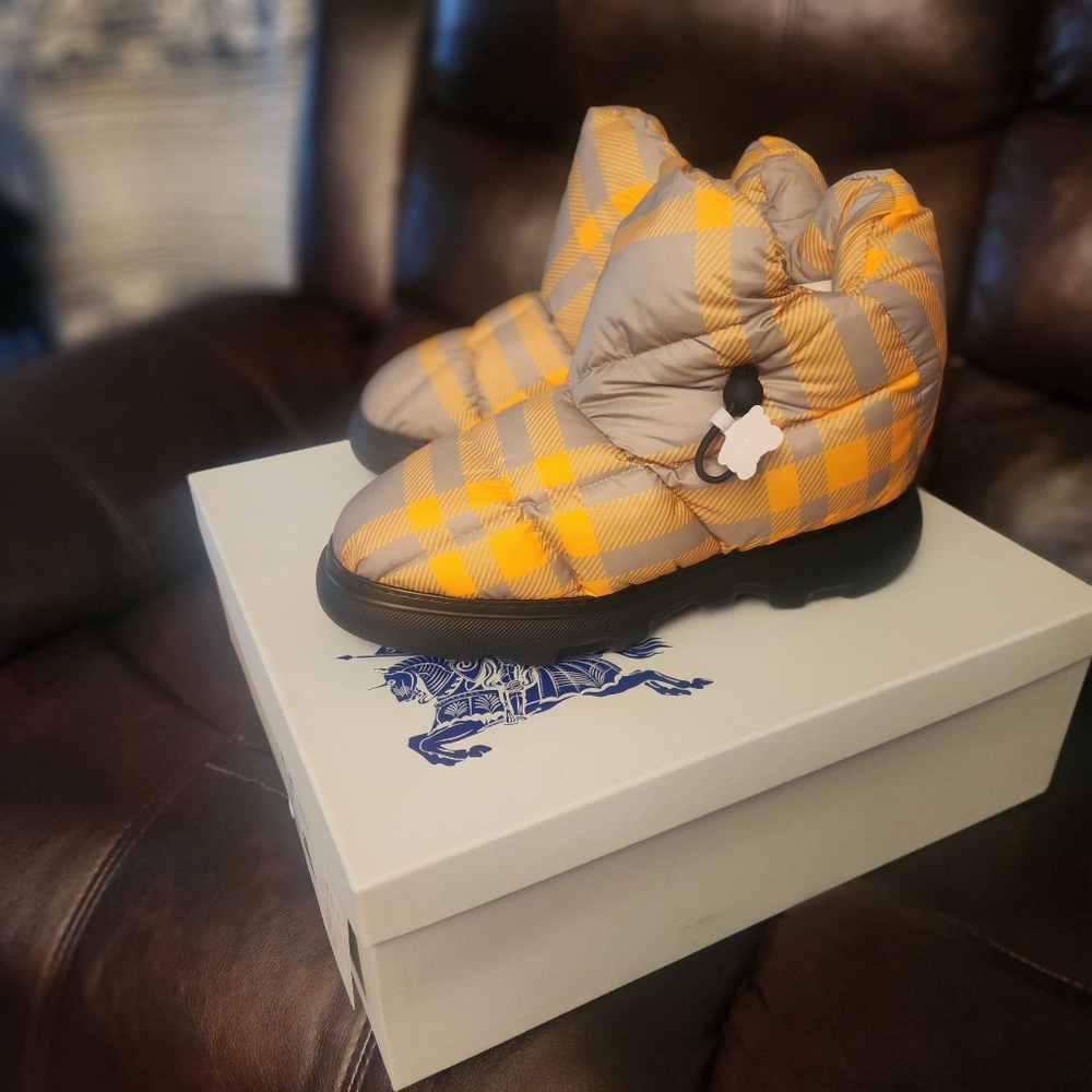 Men burberry boots